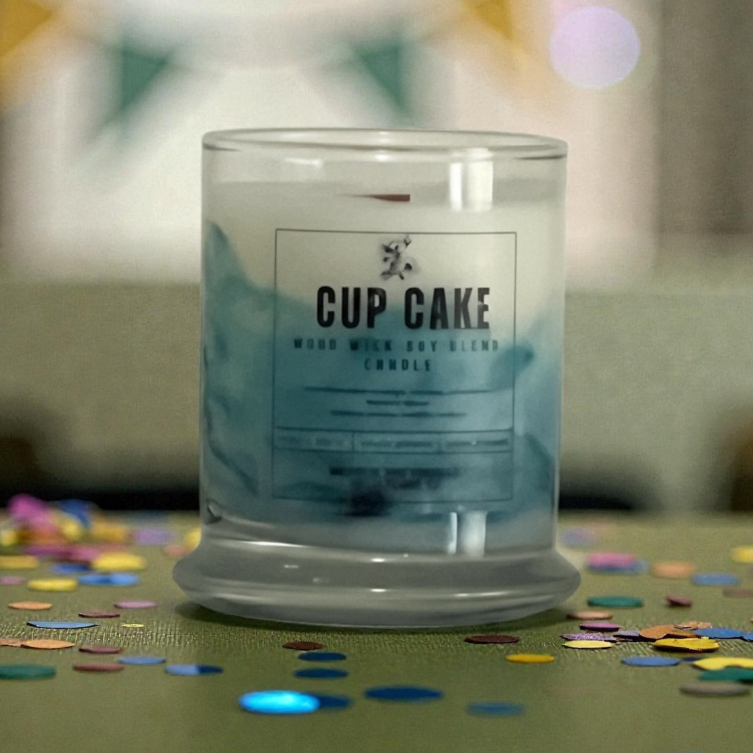 CUPCAKE- WOODEN WICK CANDLE