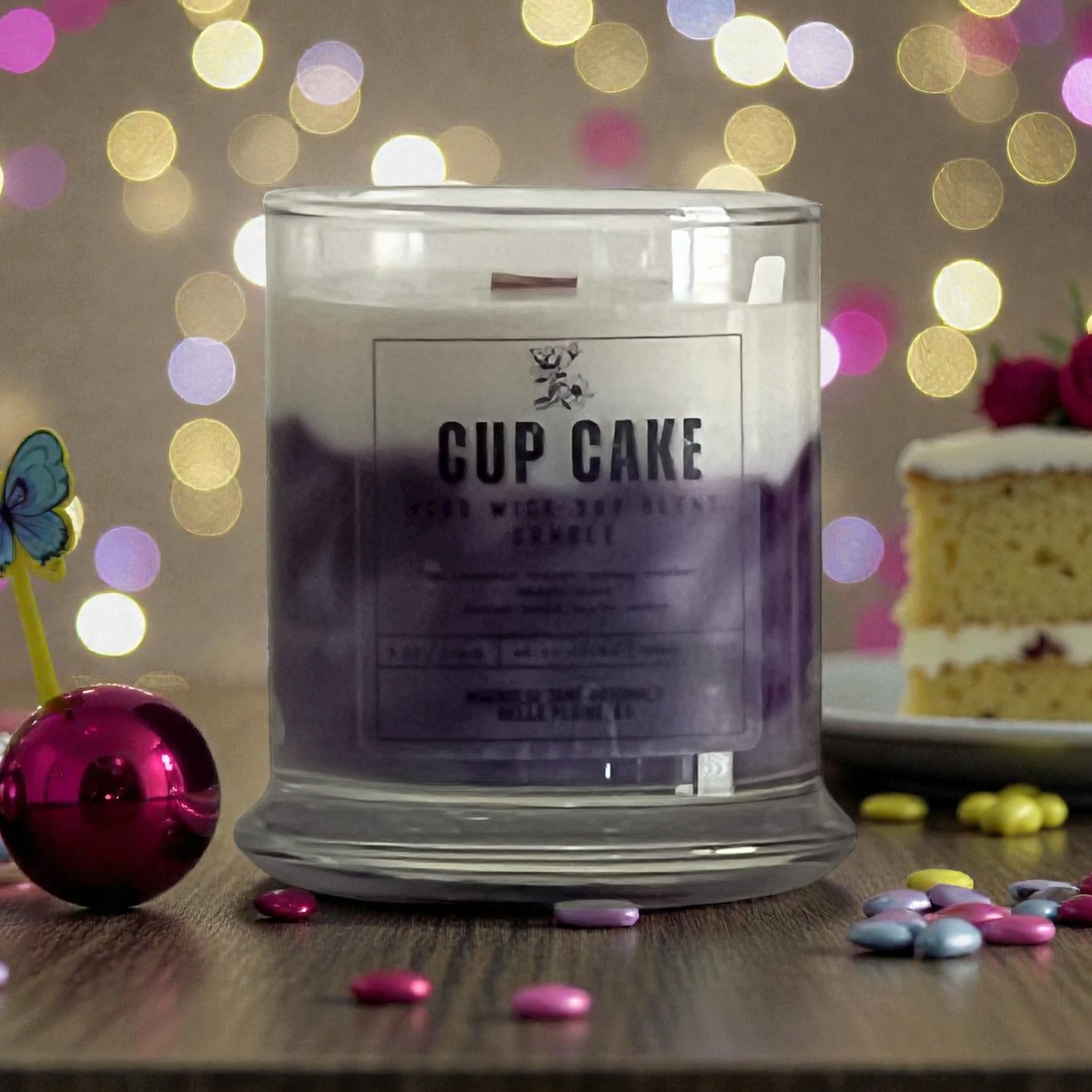 CUPCAKE- WOODEN WICK CANDLE